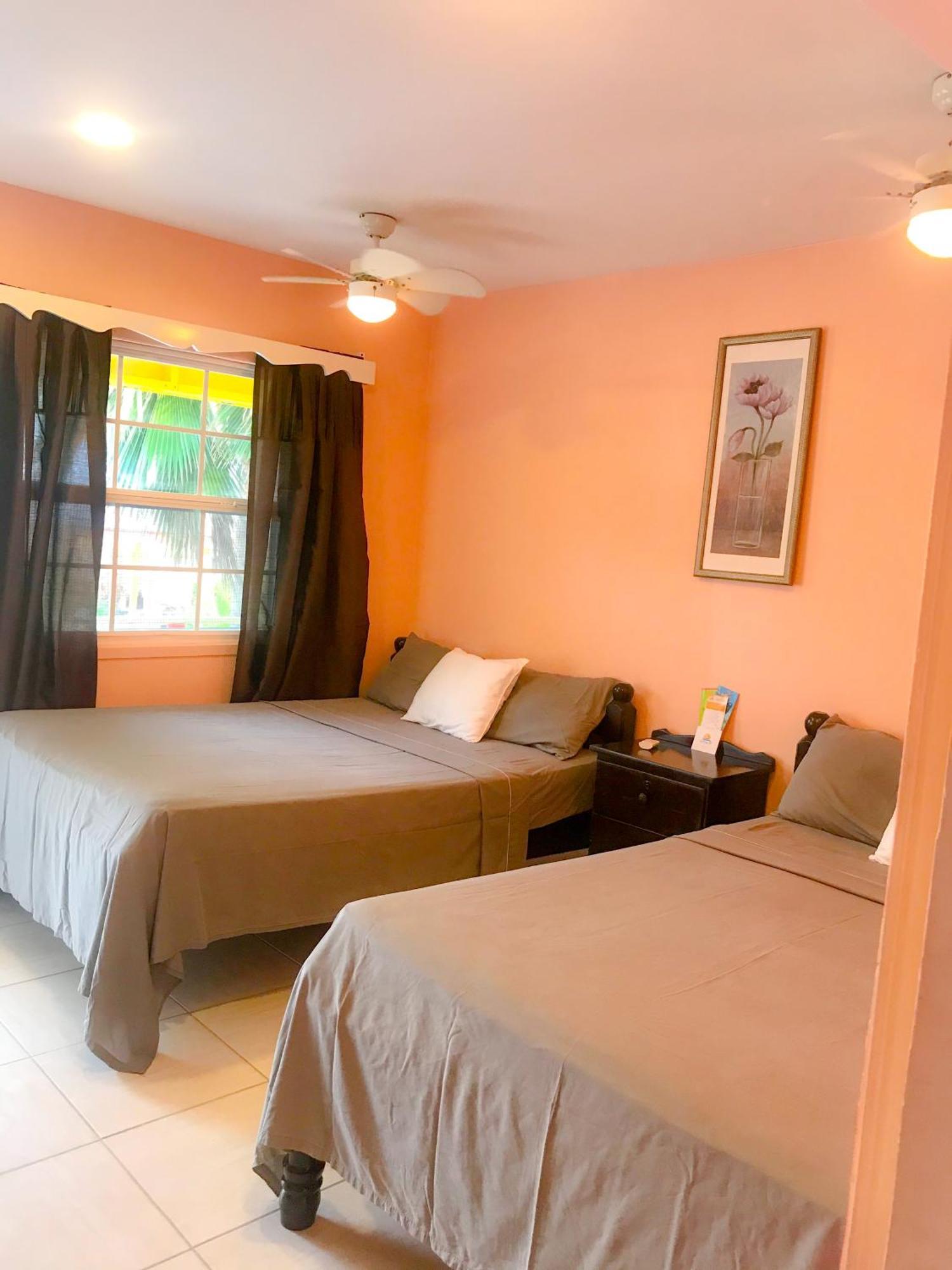 Tropical Paradise Caye Caulker Bagian luar foto