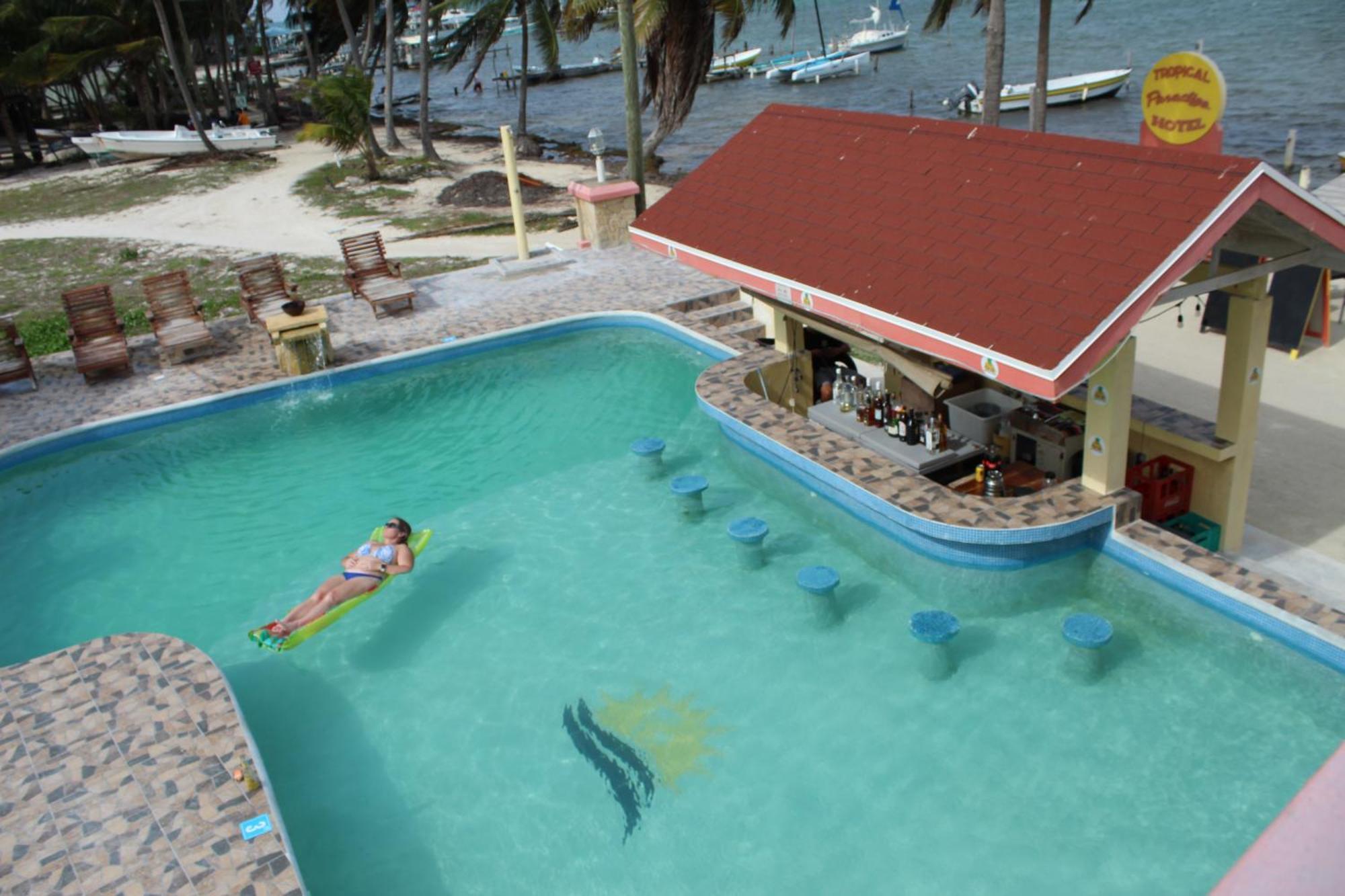 Tropical Paradise Caye Caulker Bagian luar foto