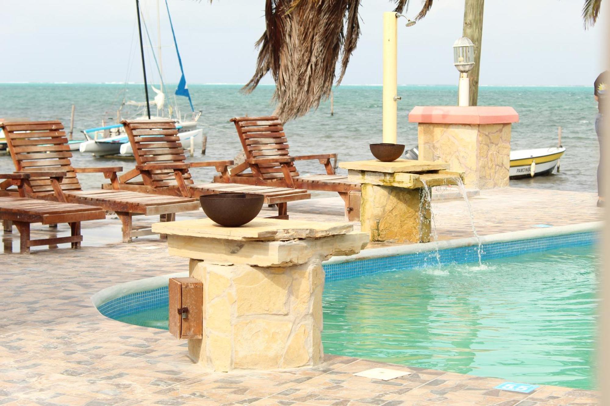 Tropical Paradise Caye Caulker Bagian luar foto