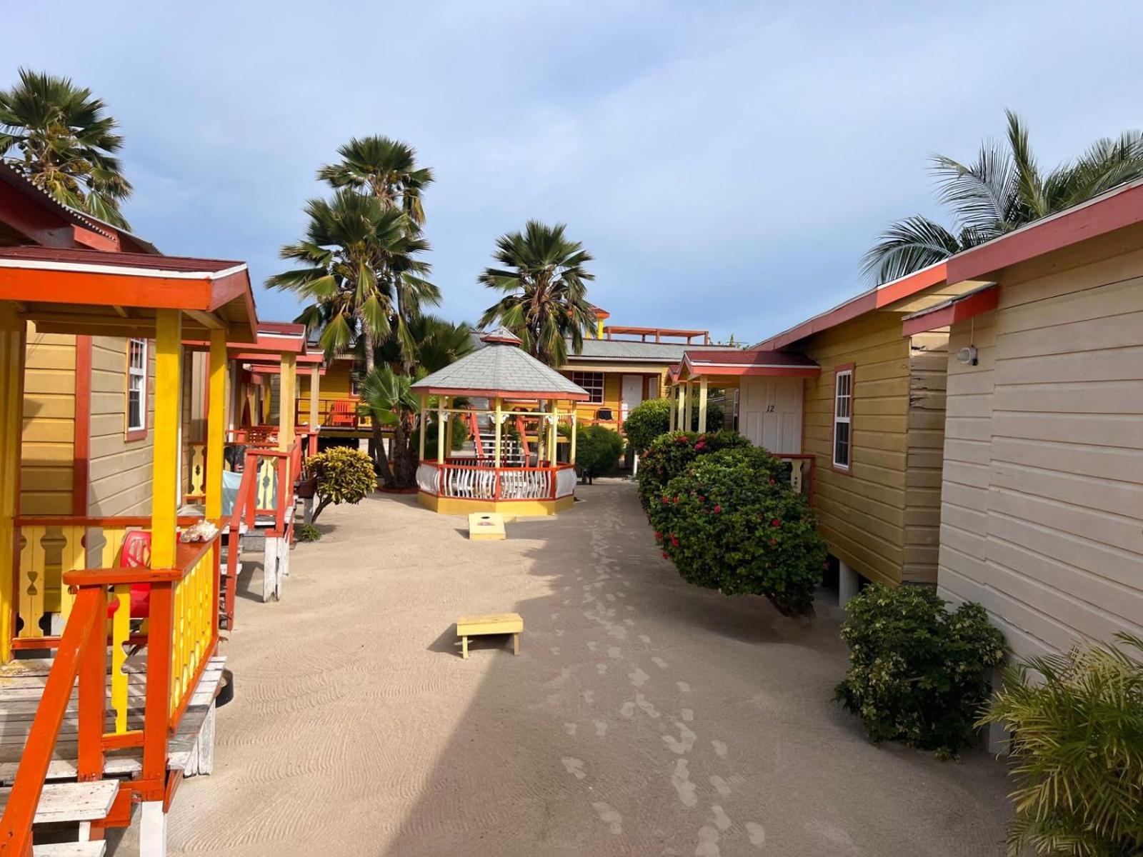 Tropical Paradise Caye Caulker Bagian luar foto