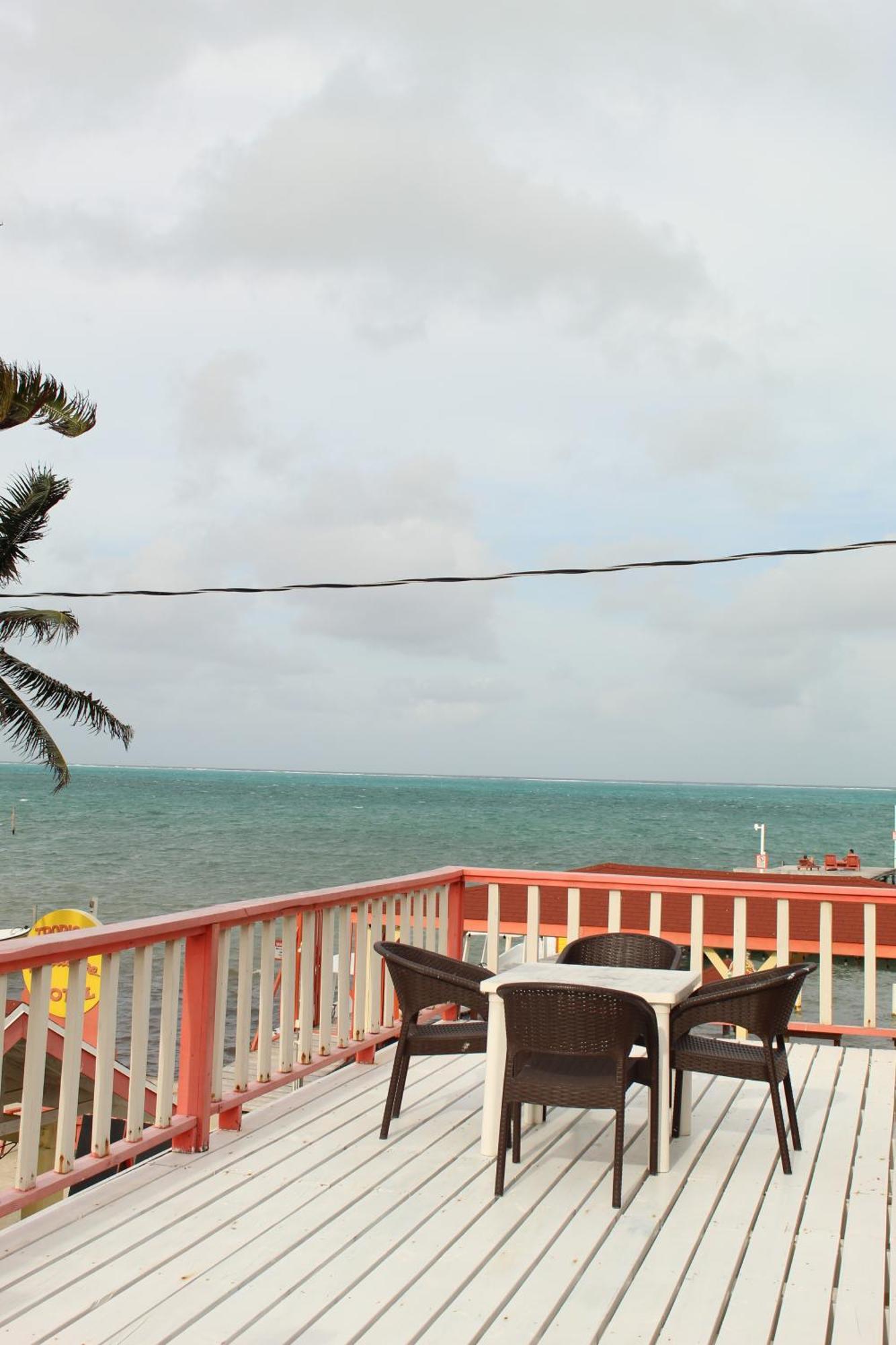 Tropical Paradise Caye Caulker Bagian luar foto